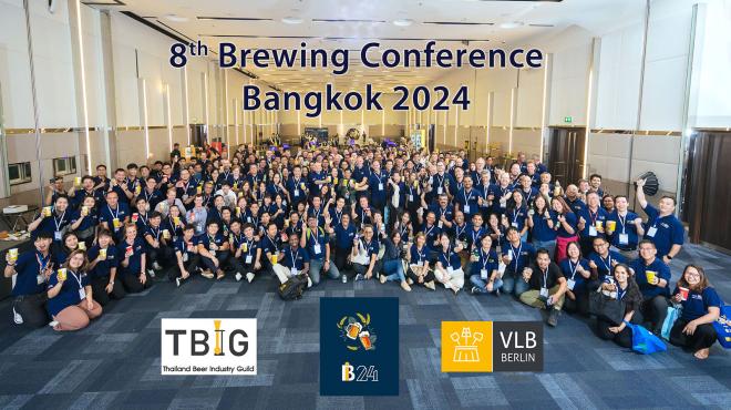 Group photo at the farewell party Group photo at the farewell party