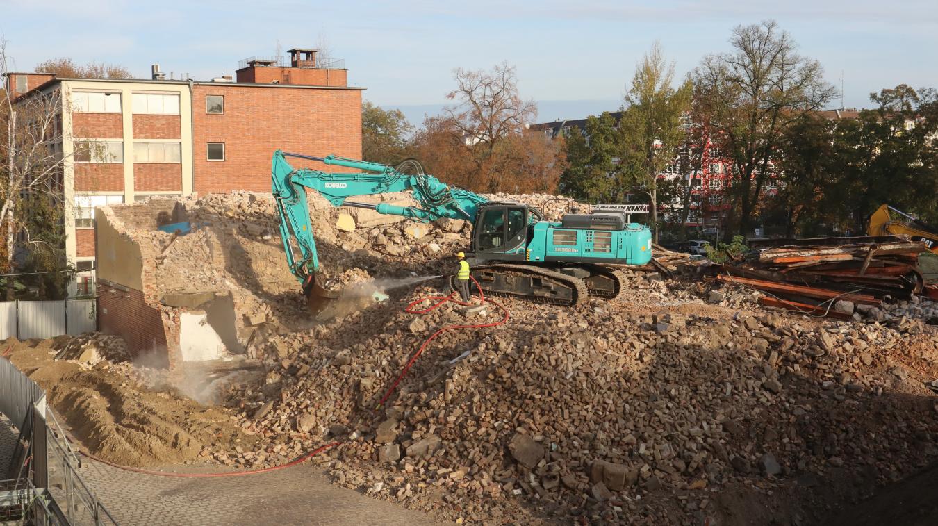 Demolition work on the old cellar building 